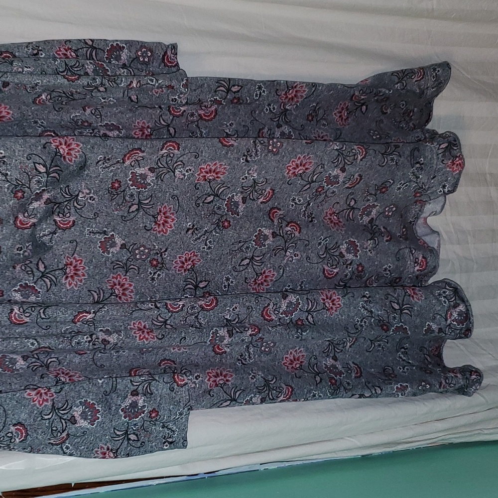 Secret Treasures Nightgown - Picture 4 of 10